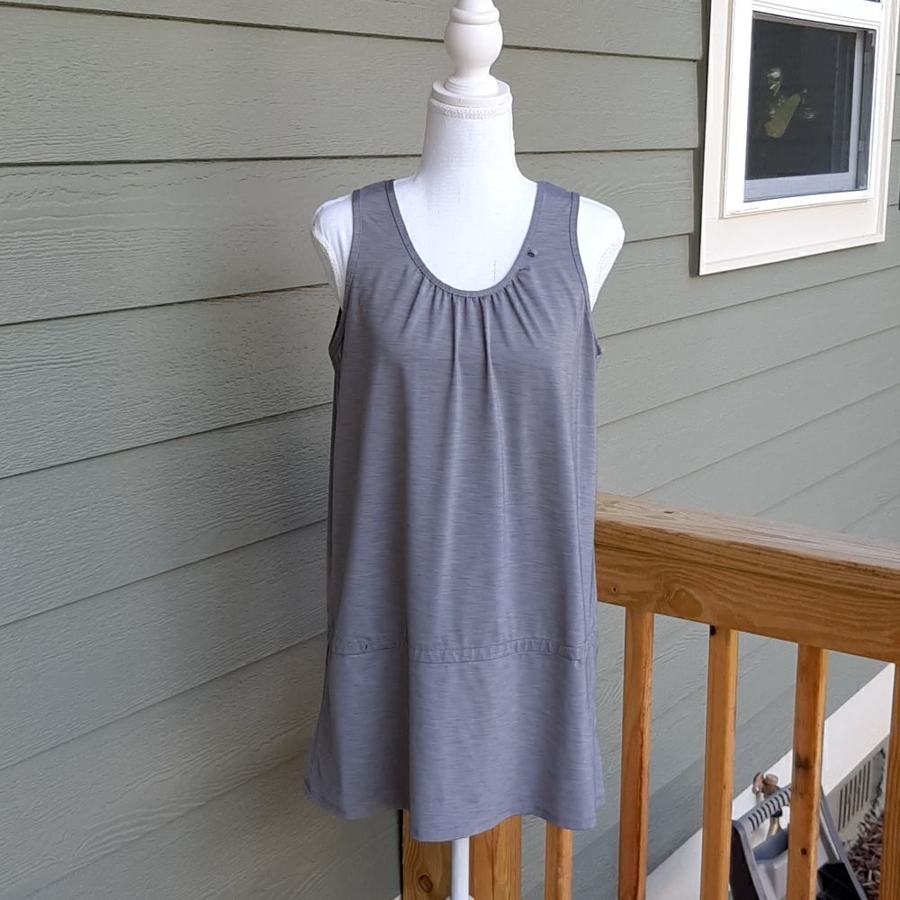 TAIL Size M Gray Tank Top